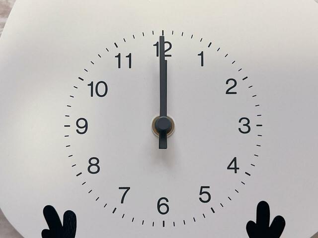 時計の文字盤は分刻みなので時間が確認しやすいのもうれしい！