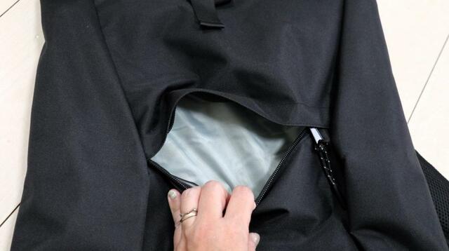 【ワークマン イージス防水メッセンジャーバッグ】外ポケットは1カ所で、かなり大きいです