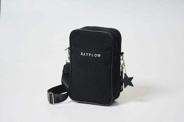 【BAYFLOWショルダーバッグ（ブラック）】ローソン、HMV、HMV&BOOKS onlineで販売