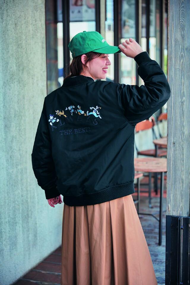 中わた刺繍ブルゾン「ミッキー＆フレンズ」｜￥9,990 （税込）