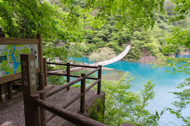 信じられないほどの風光明媚｜「夢の吊り橋」散策ルート：寸又峡プロムナード