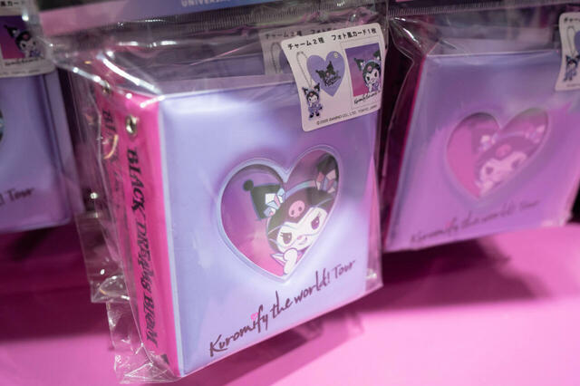 コレクトブック 1,900円｜ユニバーサル・スタジオ・ジャパン「クロミ・ライブ ～世界クロミ化ツアー クリスタル・クリア～」グッズ