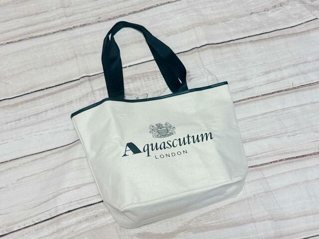 外で仕事をする際の荷物をイン！