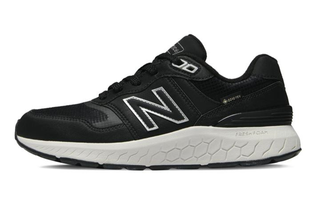 WOMENS【NEWBALANCE】WW880GB6(2E)  カラー：BLACK(B6)  金額：￥18,700（税込）  サイズ：22.5cm～25cm （0.5cm刻み）