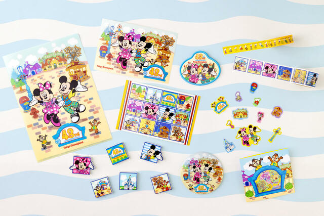 東京ディズニーランド開園43周年を記念したグッズ｜販売店舗：東京ディズニーランド「ギャグファクトリー／ファイブ・アンド・ダイム」｜発売日：2026年4月15日（水）