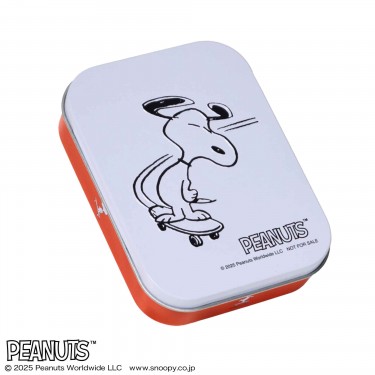 【『smart 2025年4月号』（宝島社）】特別付録は「スヌーピーデザインの缶ケース付きグルーミングセット」