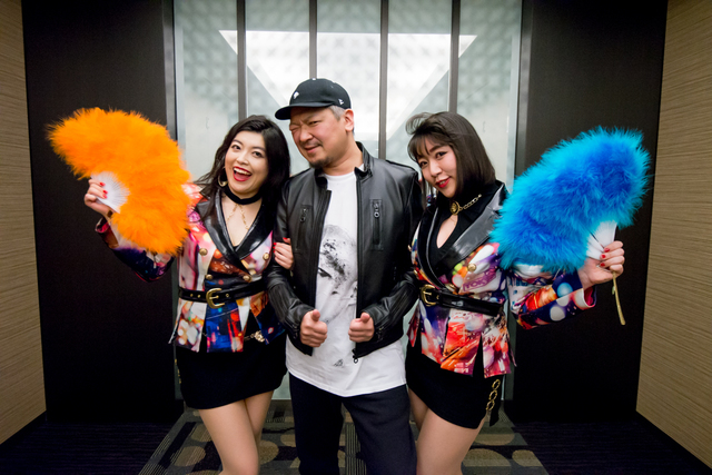 ベッド・イン　益子寺かおり　中尊寺まい／cali≠gari　桜井青（G）　（撮影　市村岬）