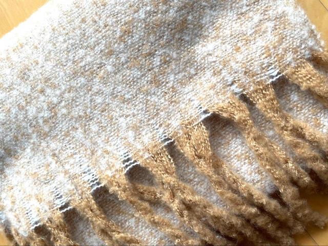 【3COINS　ボリュームミックスマフラー】顔まわりを華やかなにできます