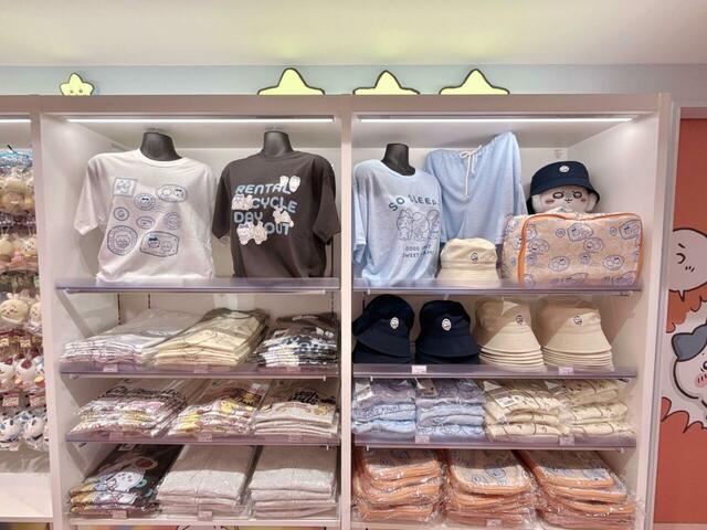 新作のアパレルグッズも発売しています♪