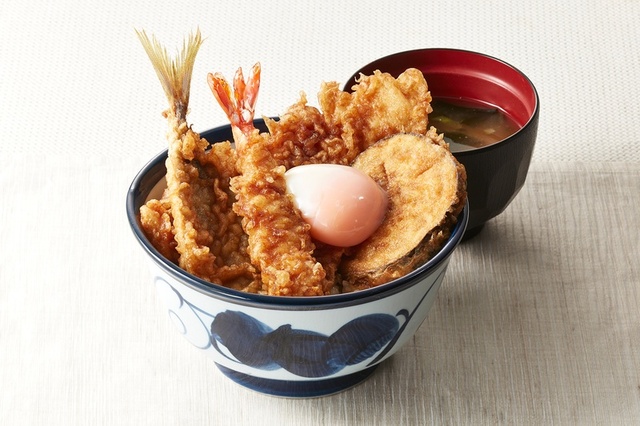 『たれづけ夏の特丼　半熟玉子のせ』みそ汁付き