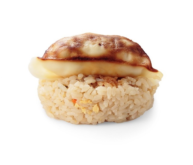 餃子とチャーハンおにぎり