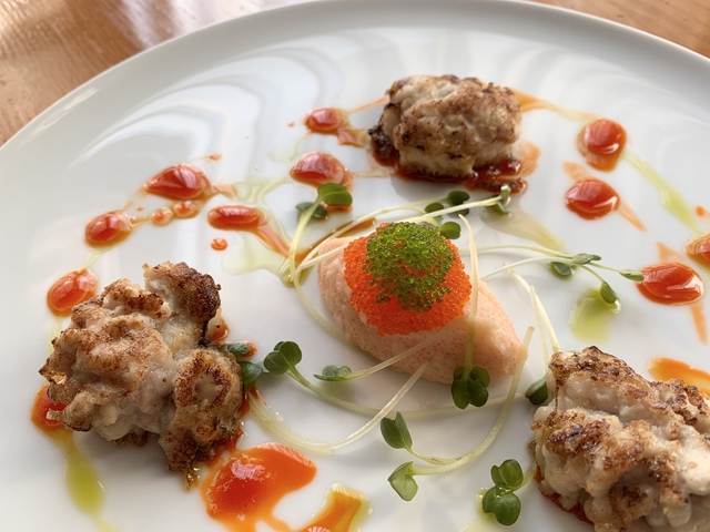 白子のソテーを添えたタラモサラタ