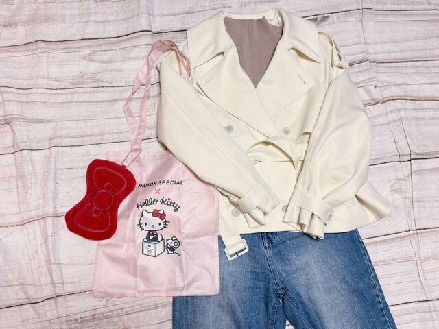 カジュアルなデニムコーデにはポーチをチャームとしてつけて♪