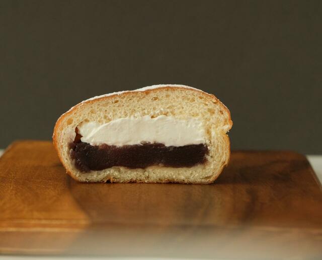 「クリームアンフライ」<220円(税抜)>【老舗ベーカリー「クックハウス」から新商品が登場】