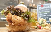 Torishige Chiken Burger（タレ）with クリームチーズ
