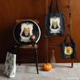 【Afternoon Tea LIVING×ハリー・ポッター】ビッグクッション ¥5,500、編みぐるみ(ハーマイオニー) ¥6,600※発売当日のみ、1会計につき各商品1点までの個数制限、フラットバッグ ¥3,850、ミニフラットバッグ ¥2,750、トートバッグ(マジカルクリーチャーズ) ¥4,950(いずれも税込み)