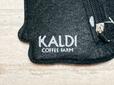 【カルディ　ハロウィン黒ネコペンケース】左下部には「KALDI」のロゴプリント入り！