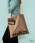 【PEANUTS×コスメキッチン】Cosme Kitchen＜PEANUTS＞エンブロイダリートートバッグ　ブラウン 2,970円／全て刺繍で表現された大胆なデザインが特徴のトートバッグ