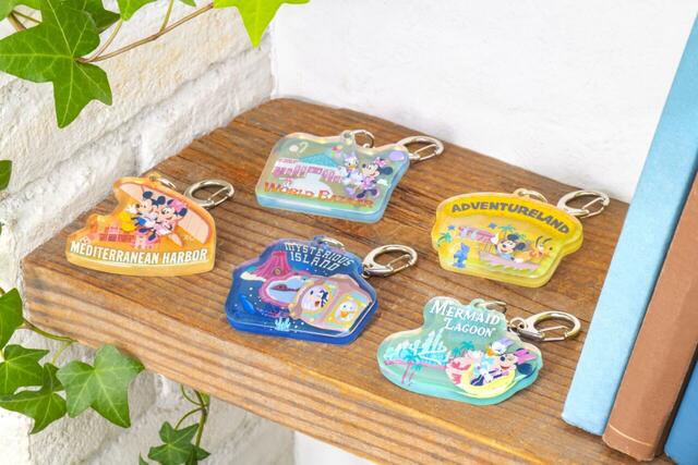 どれが欲しい?カラフルなキーチェーン【東京ディズニーリゾートのパークのマップをモチーフにしたグッズ】