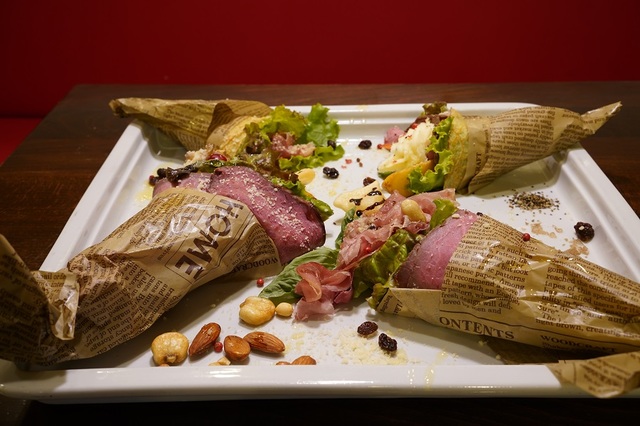 『肉(ニク)レープ』