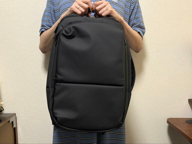 【3COINS  4パーテーション2WAYリュック／MENS】手持ちの場合、縦に持つこともできます◎