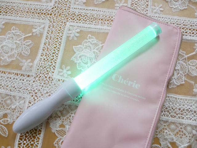 【サンキューマート】「15色に光るペンライト」と「ペンライトポーチ」