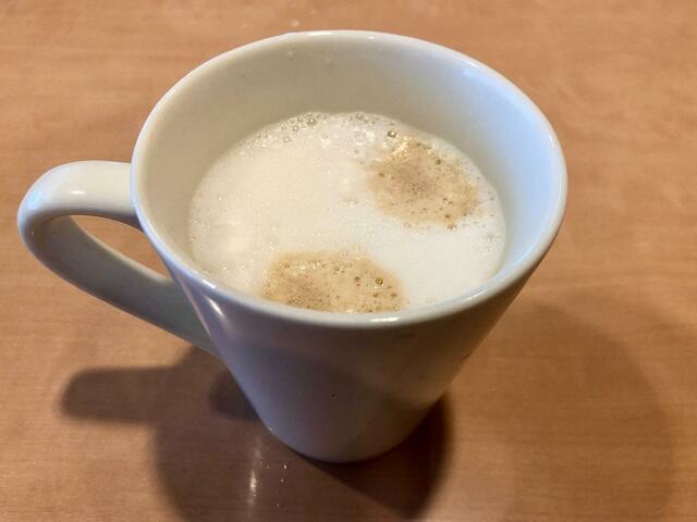 【ガスト　ドリンクバー】食後はカフェラテを淹れて一服　朝からゆっくりコーヒーを飲める時間は贅沢ですね