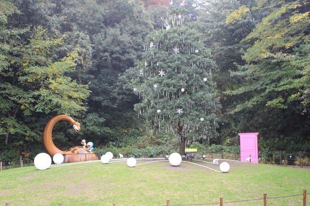 はらっぱにはどこでもドアが。