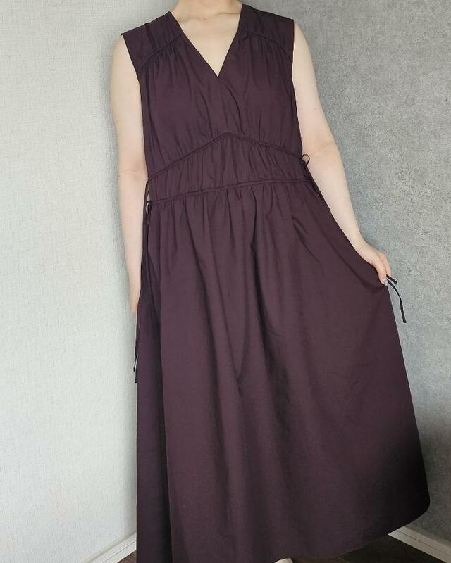 【UNIQLO　コットンギャザーワンピース】見かけよりもゆとりがあるため涼しく、窮屈さもなくとても楽ちんな着心地です