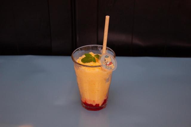 ＜プーさん＞マンゴーヨーグルトスムージー 1,089円