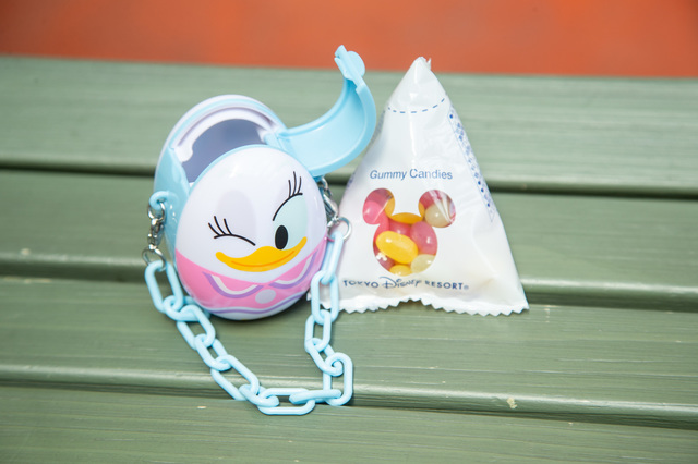 グミキャンディー、ミニスナックケース付き ¥800