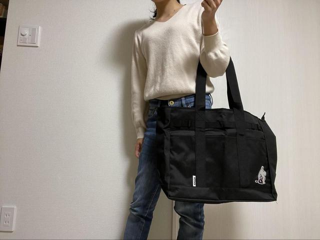 【MOOMIN 撥水 MULTI BIG TOTE BAG BOOK】紐の幅が広いので腕も痛くなりにくい