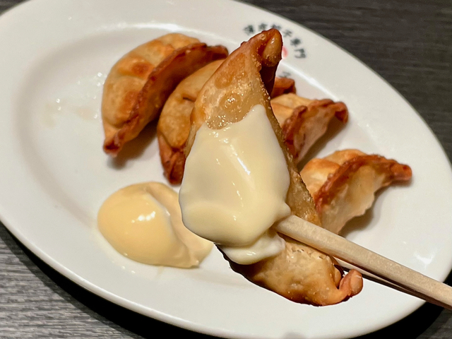 【渋谷餃子 新宿西口店】マヨネーズで揚げ餃子を食べたのははじめて。餃子好きなら試すべき