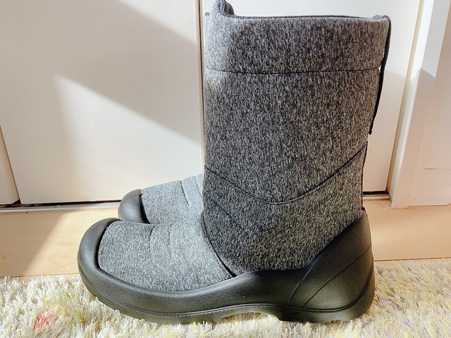 【ワークマン ウィンターライトブーツ】足がむくむ可能性などを考慮して、ワンサイズ大きいMサイズを購入しました