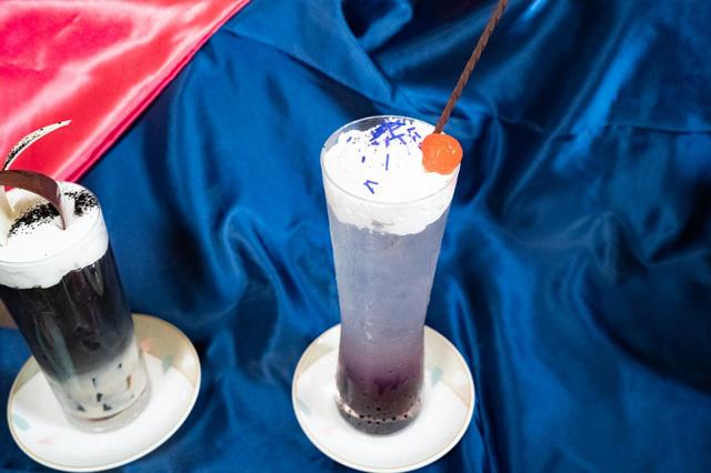 バイオレットソーダ｜ユニバーサル・スタジオ・ジャパン「呪術廻戦」スペシャルメニュー