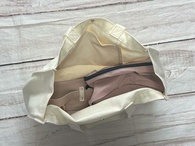 1泊する際の着替え、化粧品ポーチも収納できました!