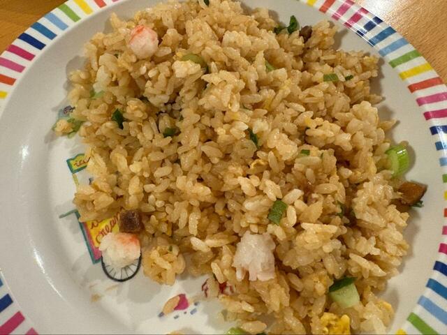 【コストコ バーミヤン本格炒飯】エビやチャーシューがしっかり入っていて見た目も華やかです♪