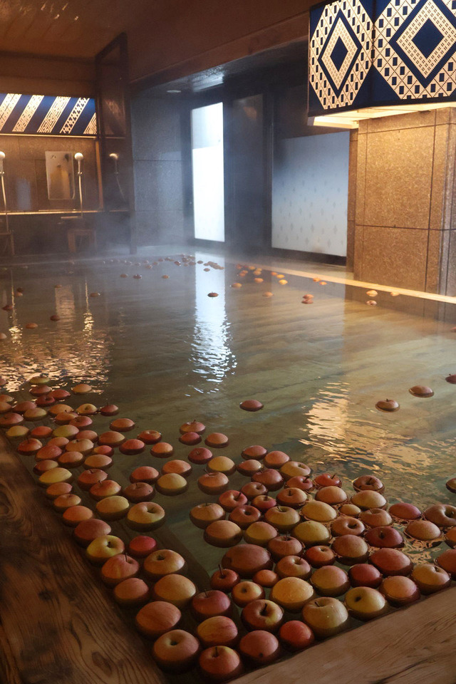 【界 津軽】りんご風呂(女湯)