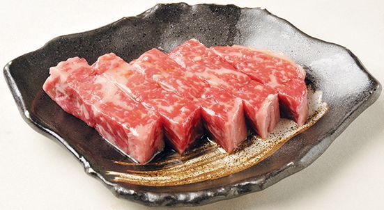 関西・焼肉の名店15／万両 南森町店（南森町）　ロース 950円