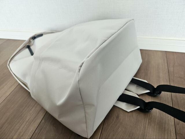 【KEYUCA N撥水 ライトシェル リュック】サイズは約幅28×奥行き16×高さ41cm。マチ広が嬉しい♪