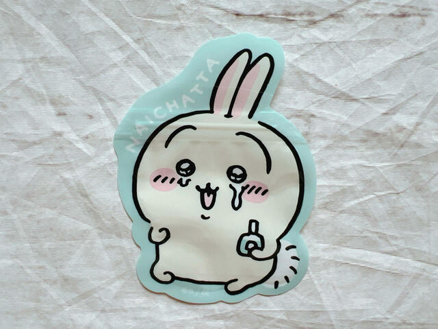 うさぎはなんと目薬で嘘泣きしています…！