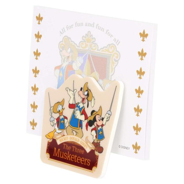 クリップメモ付 800円｜東京ディズニーリゾート『ミッキー、ドナルド、グーフィーの三銃士』グッズ｜販売店舗：東京ディズニーランド「ホームストア」、東京ディズニーシー「ヴィラ・ドナルド・ホームショップ」｜発売日：2025年10月9日（木）