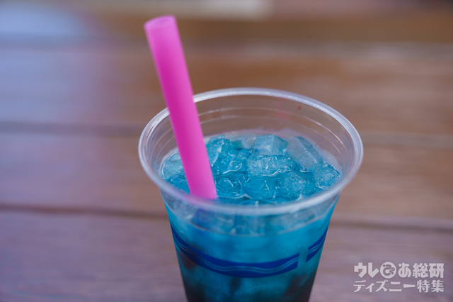 グレープ＆ブルーキュラソーのカクテル（ザンビーニ・ ブラザーズ・リストランテ）