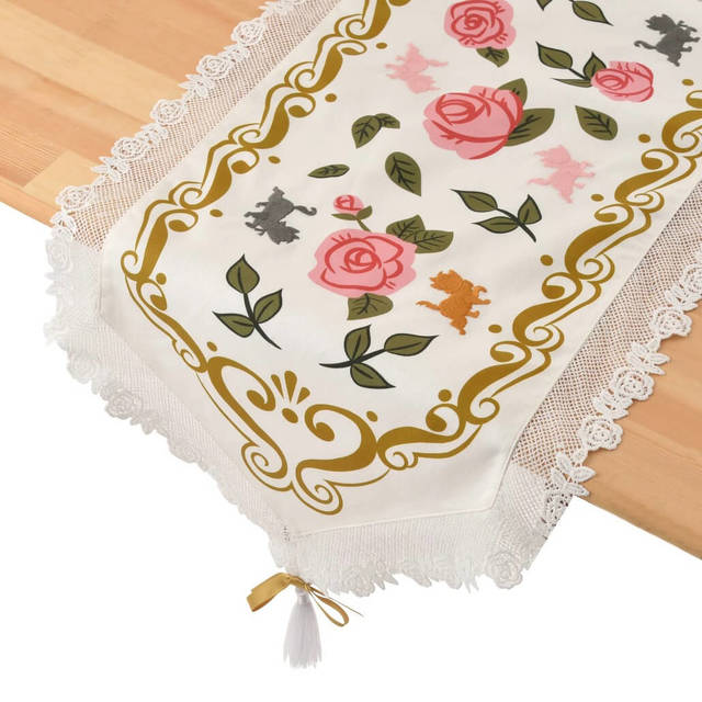 マリー、ベルリオーズ、トゥルーズ おしゃれキャット テーブルランナー The Aristocats by Ann Shen 6,600円