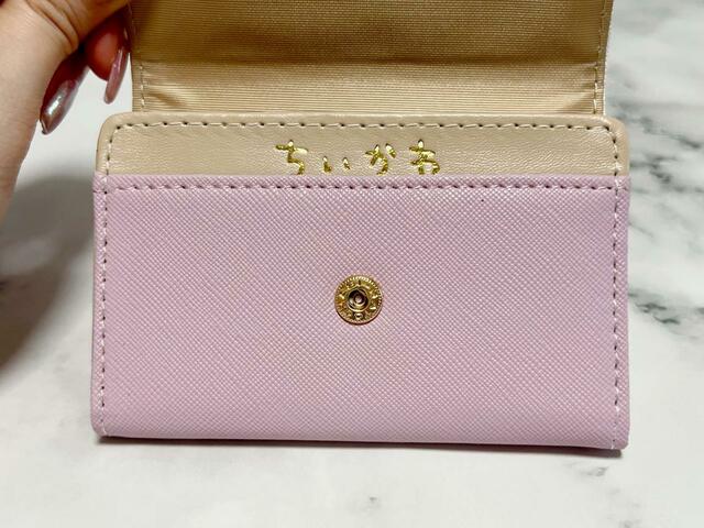 内側がベージュなので、バイカラー風になっているのもGood！【アベイル×ちいかわ】名刺入れ（ちいかわ）※モモンガデザインの名刺入れ：1,980円（税込）