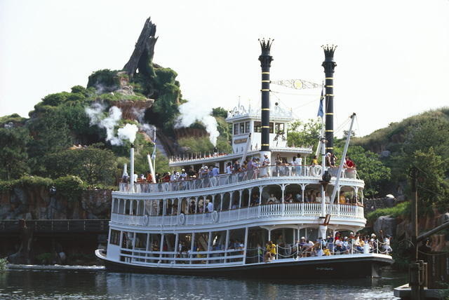 東京ディズニーランド「蒸気船マークトウェイン号」