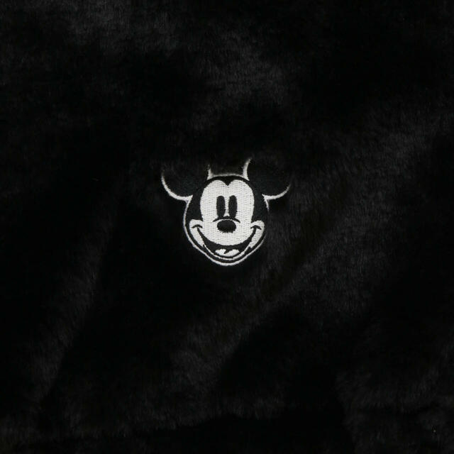 パーカー 6,200円｜東京ディズニーリゾート あったかグッズ｜販売店舗：東京ディズニーランド「タウンセンターファッション」、東京ディズニーシー「フィガロズ・クロージアー」｜発売日：2024年10月31日（木）