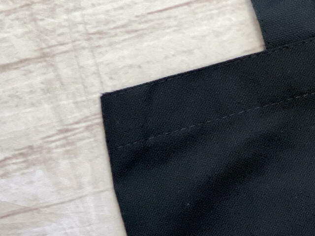 合わせるものを選ばないブラックカラーがうれしい