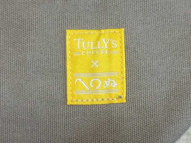 右下部にはタリーズとかまわぬの刺繍ロゴタグ付き。アクセントになるイエローカラーがおしゃれ！