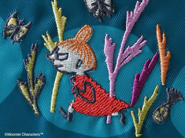 【リトルミイフェア】ショルダーバッグは、ブラック、ブルー、ベージュ、レッドで共通の刺繍